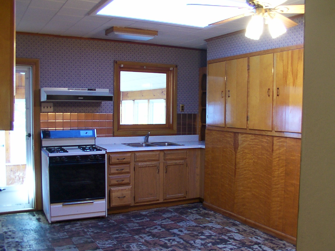 Kitchen before renovation